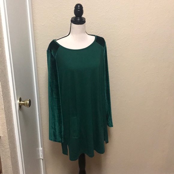 Soft Surroundings Tops - Soft Surroundings Velvet Trim Tunic~Size Medium